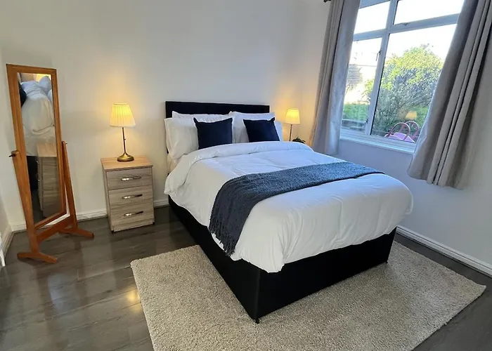 Two Bedroom Flat * Bristol