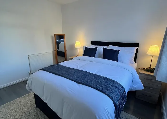 Two Bedroom Flat ブリストル