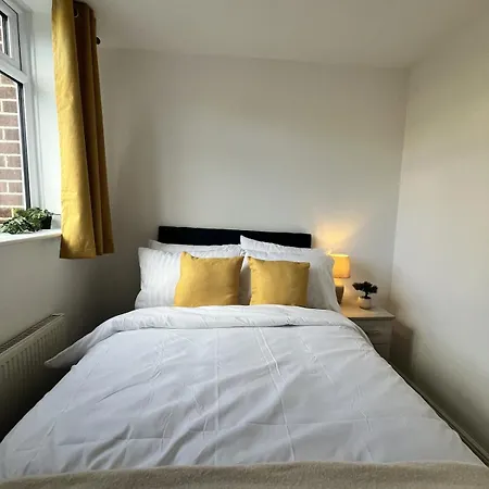 Two Bedroom Flat * Бристоль